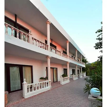 Hotel Yalim *