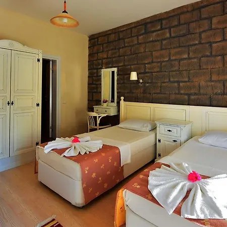 Yalim Hotel *