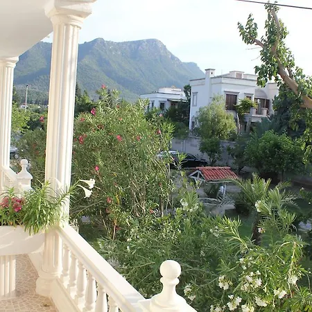 Yalim Hotel