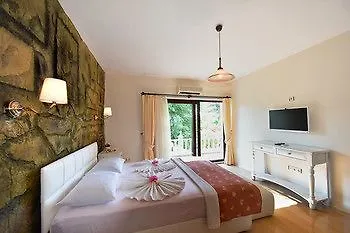 Yalim Hotel *